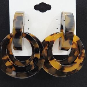 NWT Natasha Couture Tortoise Shell Double Hoop Earrings